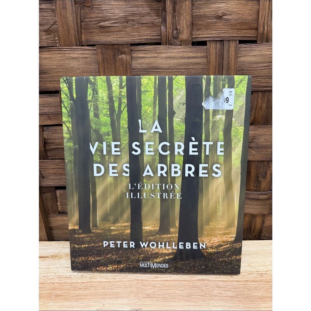 La Vie Secrète Des Arbres Illustrated Book - Green Forest Cover